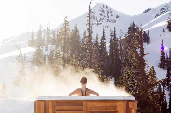 5 great hot tub health benefits (and the science of hot water therapy)